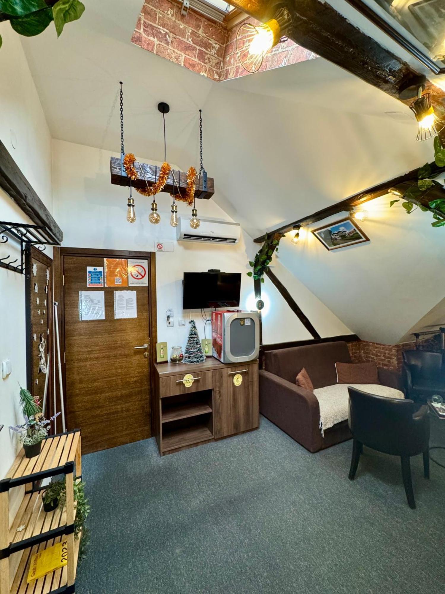 Pirocanac Rooms & Restaurant "Breakfast-Lunch-Dinner" Pirot Exterior photo